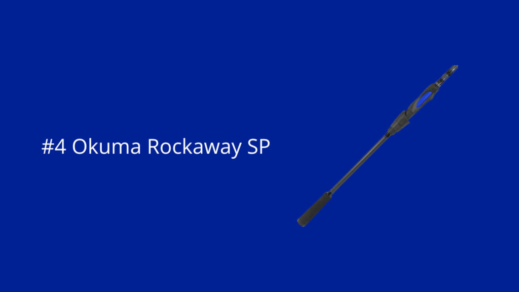 Een blauwe achtergrond en op de voor grond de Okuma Rockaway SP vishengel