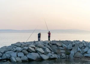 Een man die aan het zoetwatervissen is in Canada.